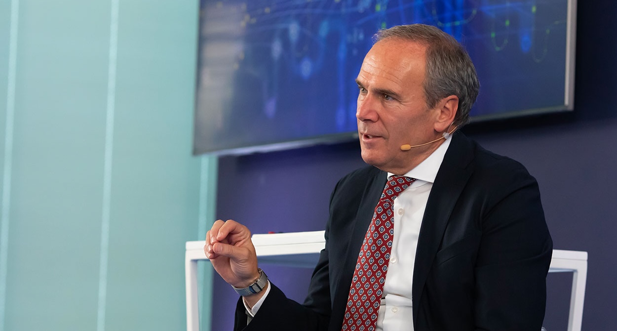 L'Amministratore Delegato Gallo mentre fa un intervento